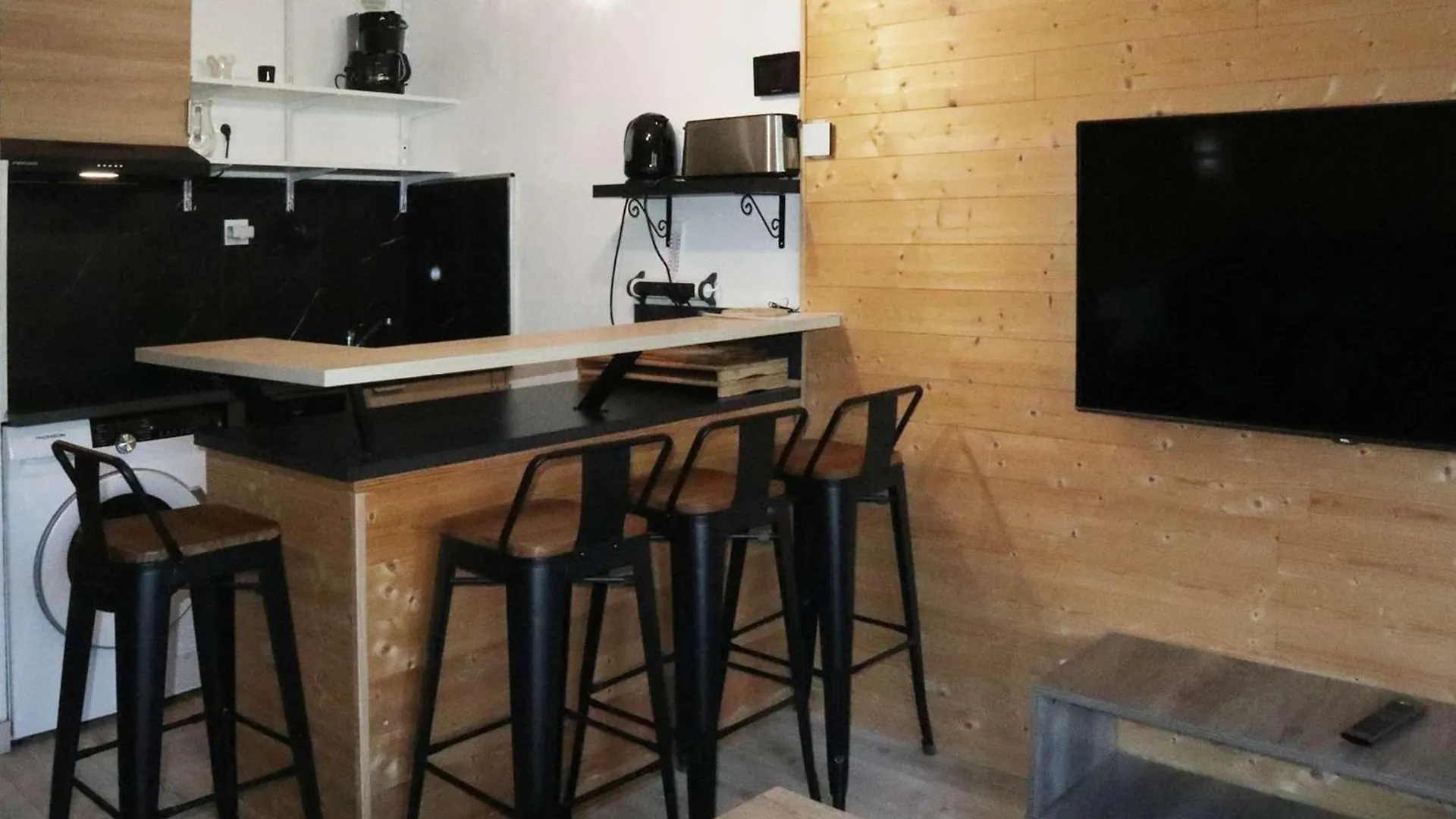 Joli Studio Renove, 4 Pers, Skis Aux Pieds, Balcon, Lave-Linge, Seche-Linge, Animaux Admis - Fr-1-322-523 Les Orres Appartamento